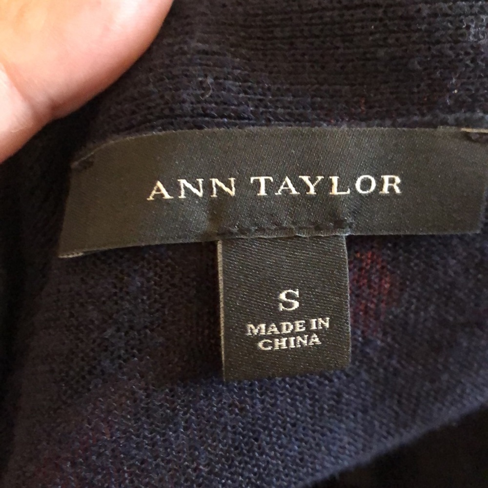 Ann Taylor navy linen button up cardigan top - Picture 6 of 7